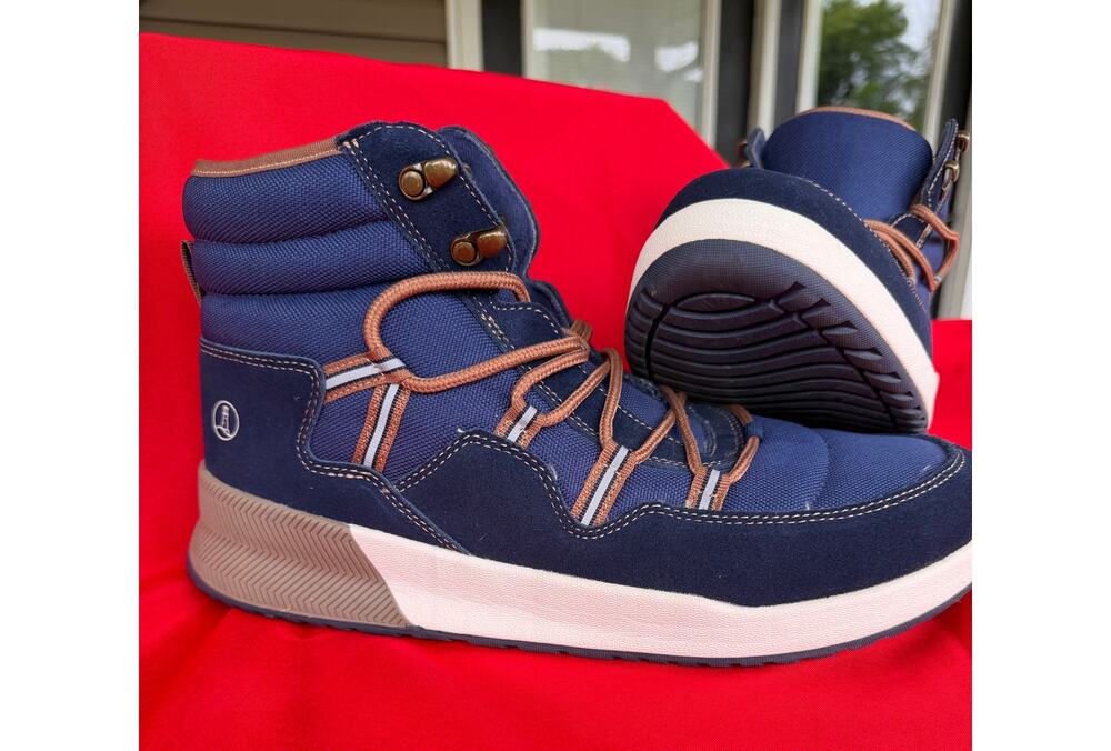 Land's End Navy/Tan Transitional Insulated Winter Outdoor Boots Men's Size 11.5D